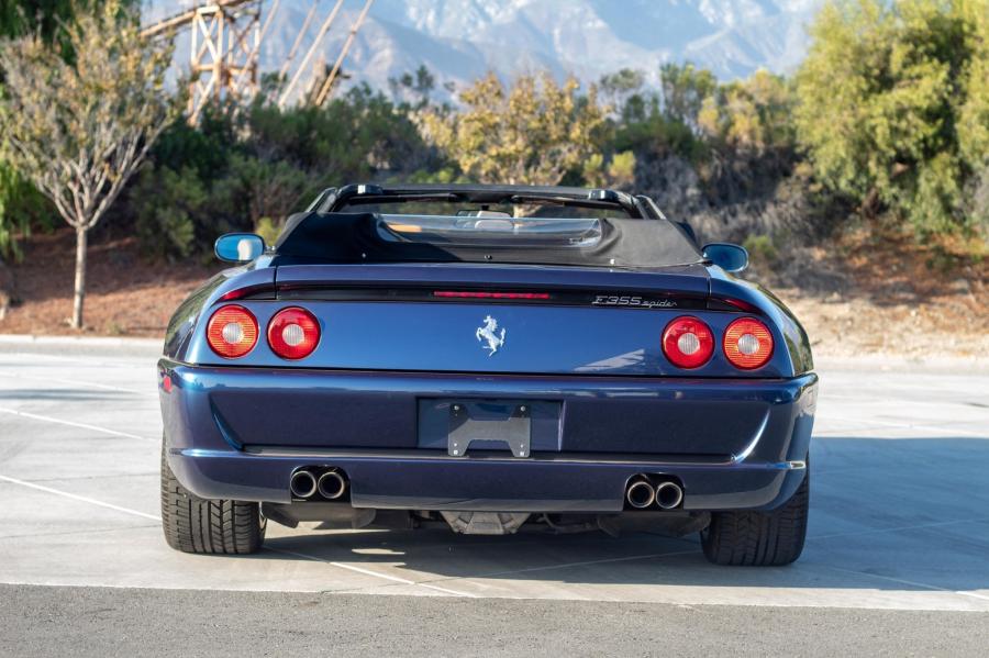  Ferrari F355 Spider 1995 года  (фото 8 из 149)